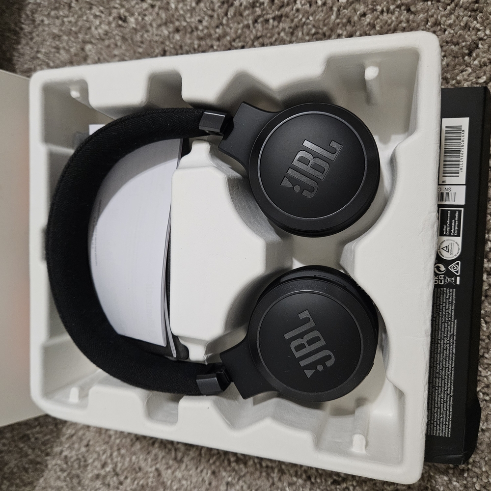 JBL Black Wireless Headphones